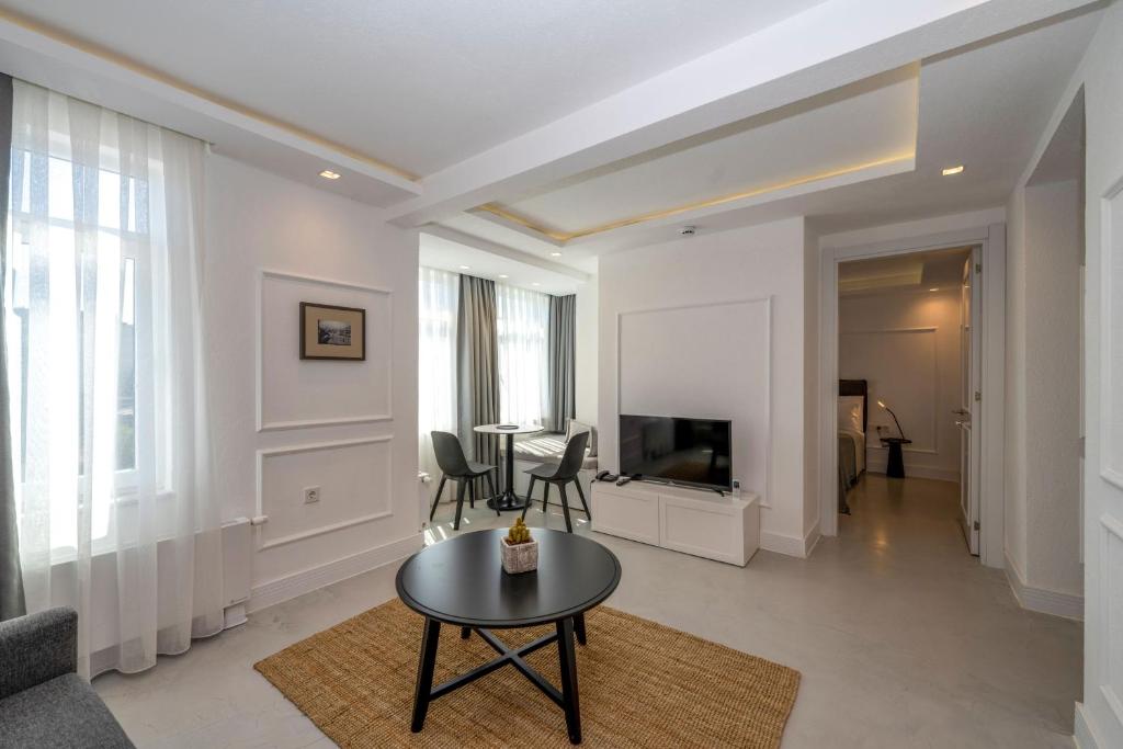 Juno Hotel Taksim Room Type - Deluxe Suite Juno Hotel Taksim Room Type - Deluxe Suite