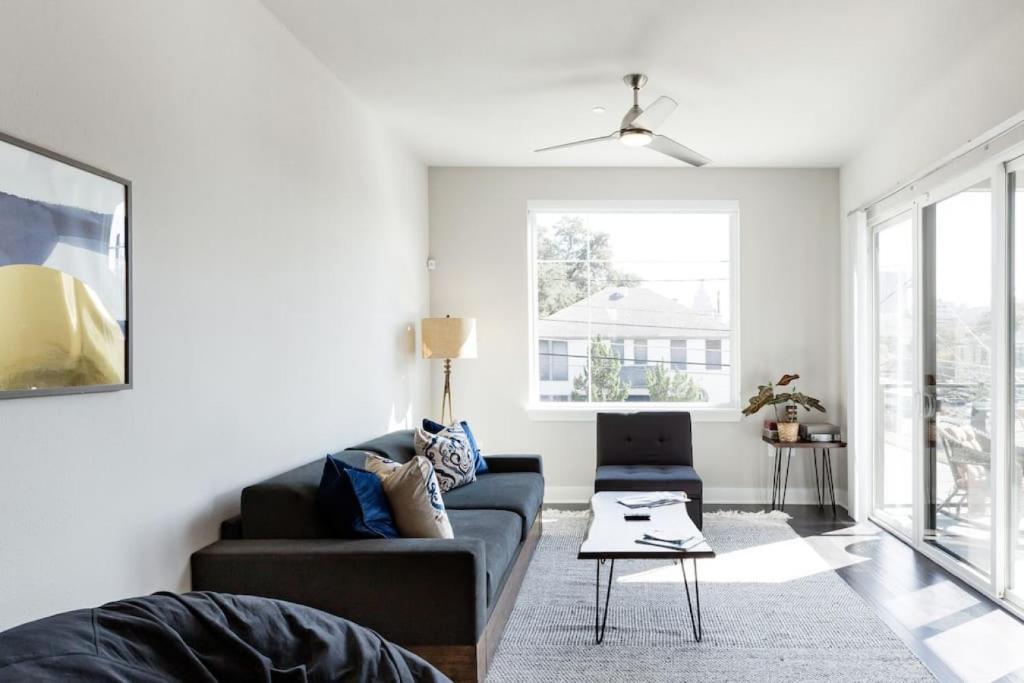 Capitol View Condos by One Fine Bnb - Paramount photo 2