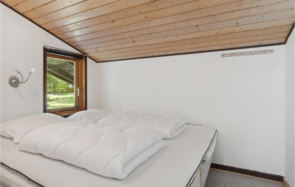 Amazing Home In Hadsund With Wifi And 3 Bedrooms photo 4