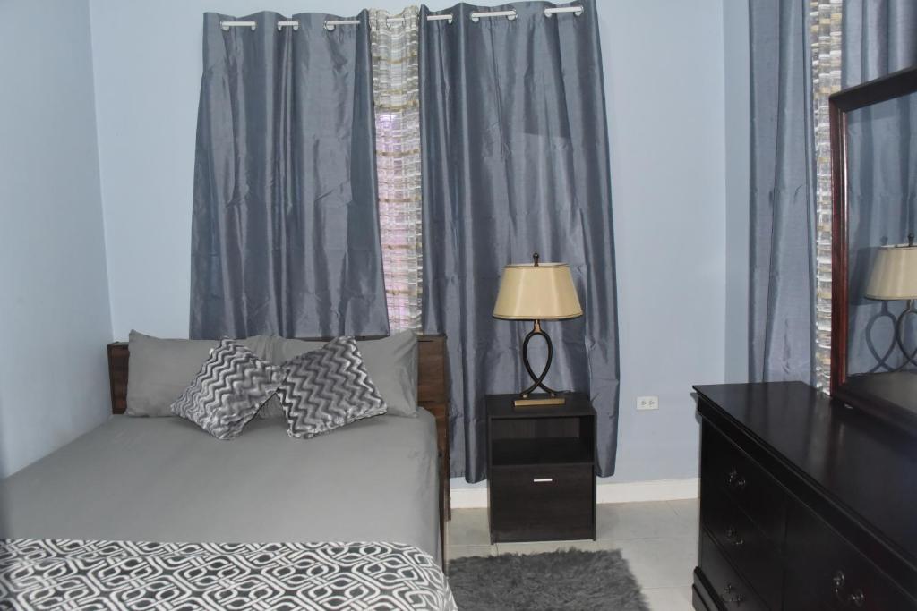 Cozy and Secure Jacaranda Home