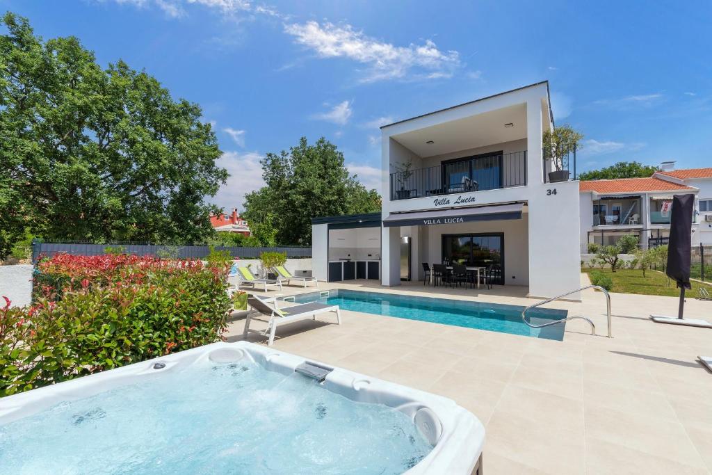 Villa Lucia with Jacuzzi and Private Pool photo 2
