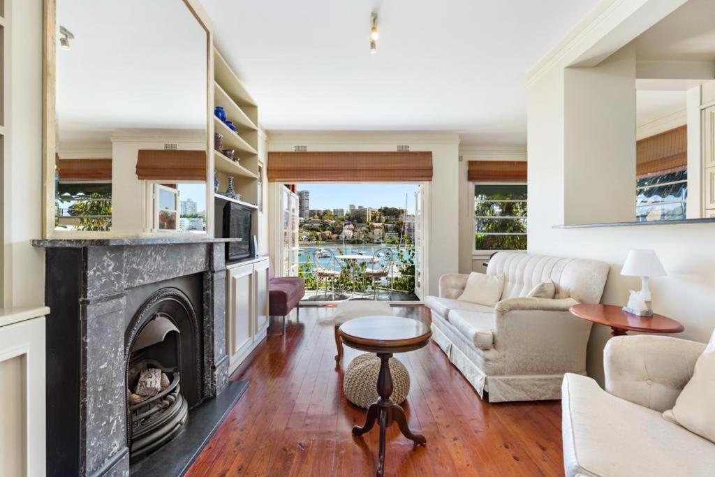 Double Bay Harbour-front apartment with stunning views photo 2