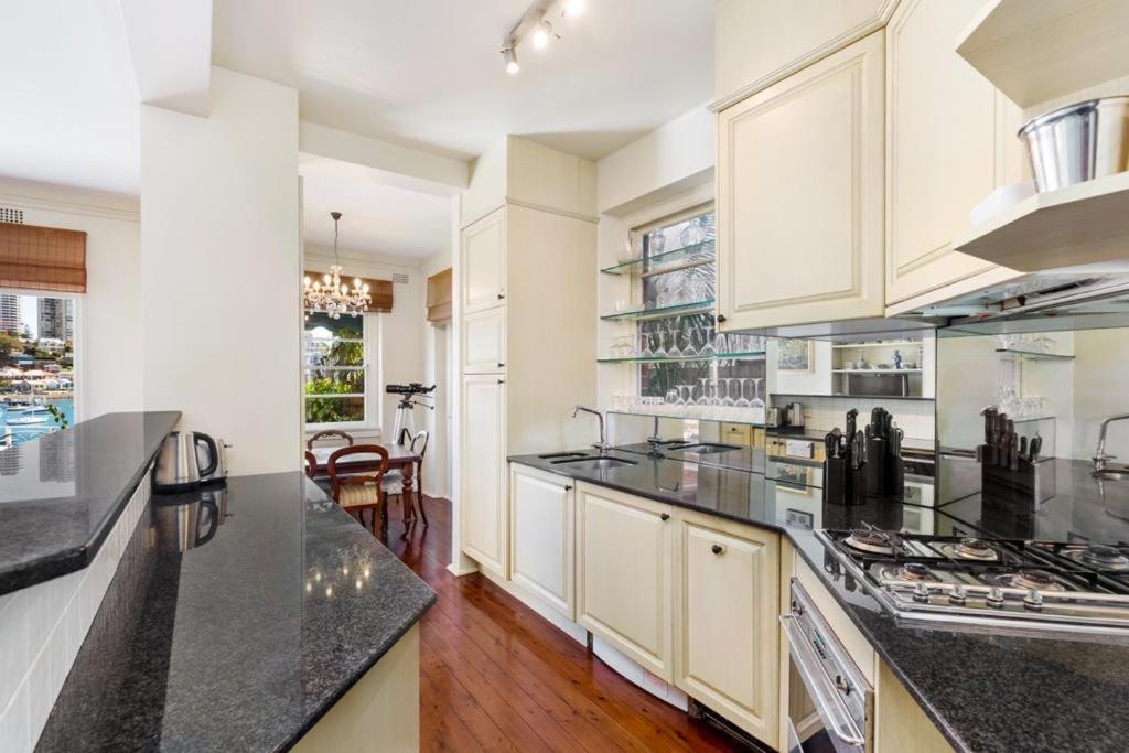 Double Bay Harbour-front apartment with stunning views photo 1
