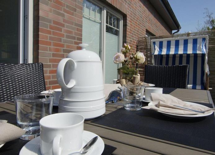 Inselparadies - Neubauwohnung mit großer Terrasse, Strandkorb und Garten. photo 4