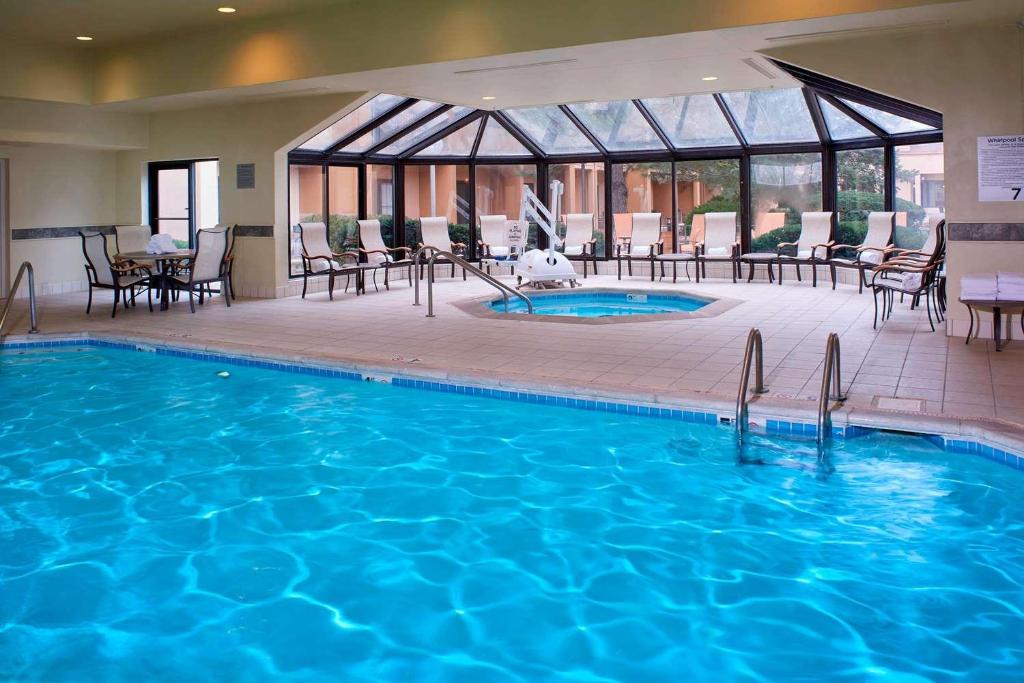 Sonesta Select Kansas City Airport Tiffany Springs image