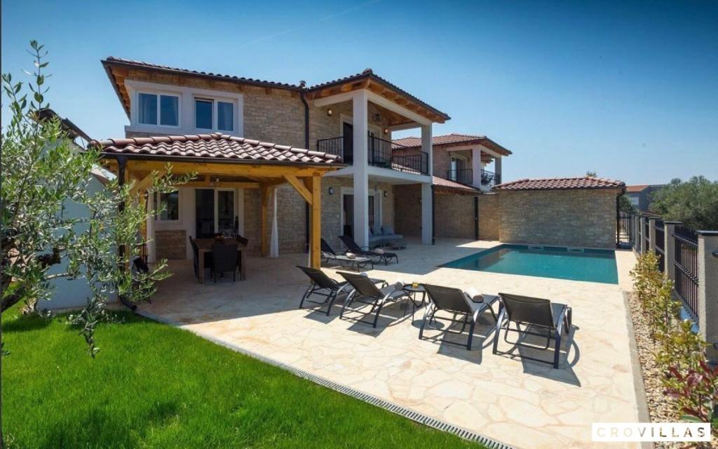 Vespera photo 1