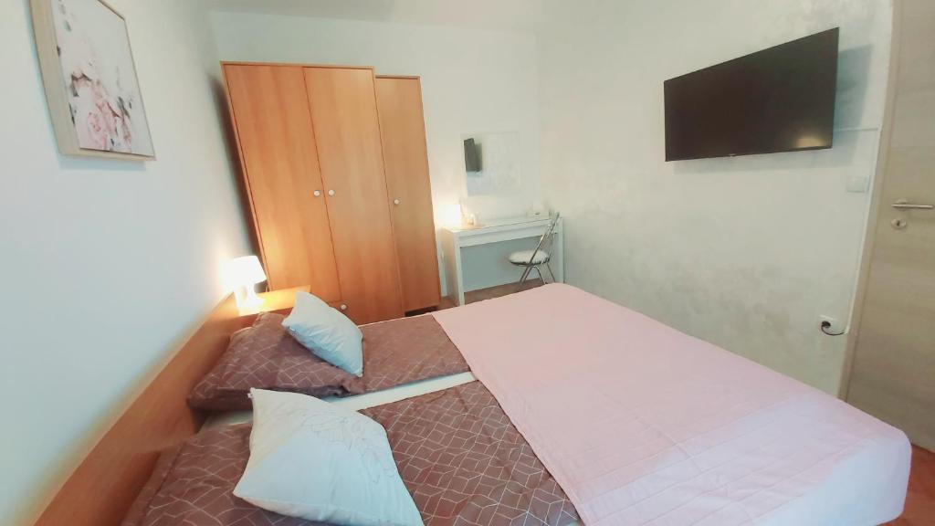 Apartments Lidija photo 3