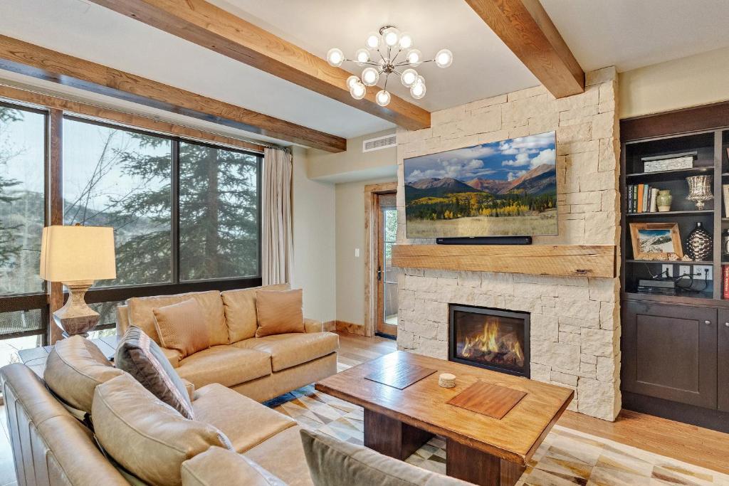 Edgemont 2306 - Luxury Ski-in Ski-out Condo photo 2