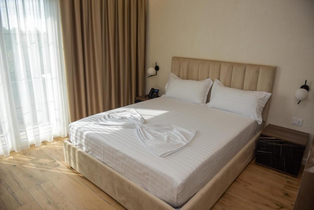Hotel Royal photo 2