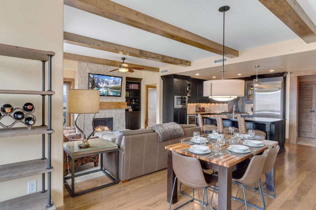 Edgemont 2602 - Luxury Ski-in Ski-out Condo photo 4
