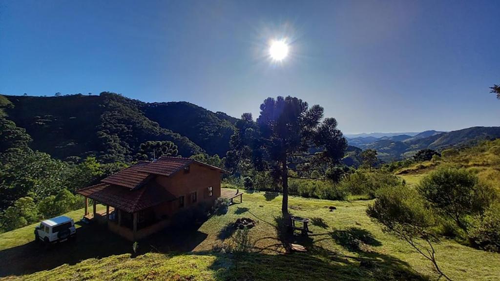 Casa ecológica na montanha com vista para o vale photo 2