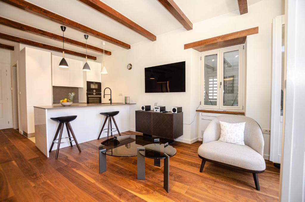 Anfora Deluxe Apartment photo 4