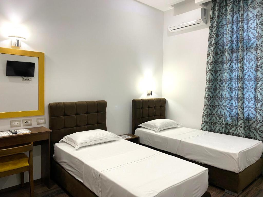 Hotel Republika Berat photo 3