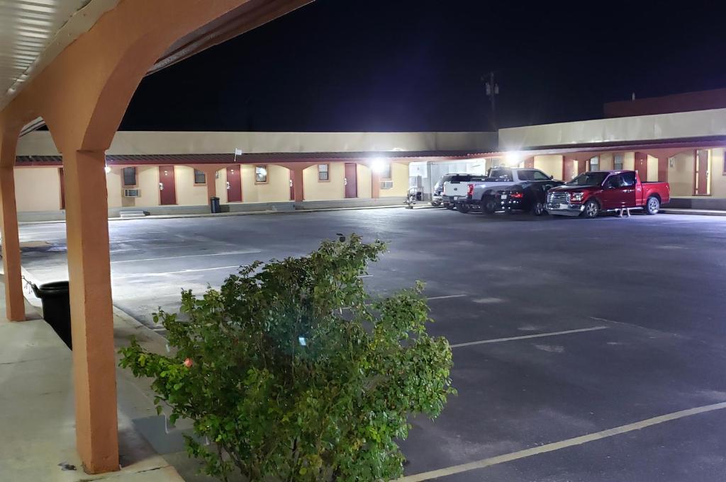 Economy Inn Odessa photo 3