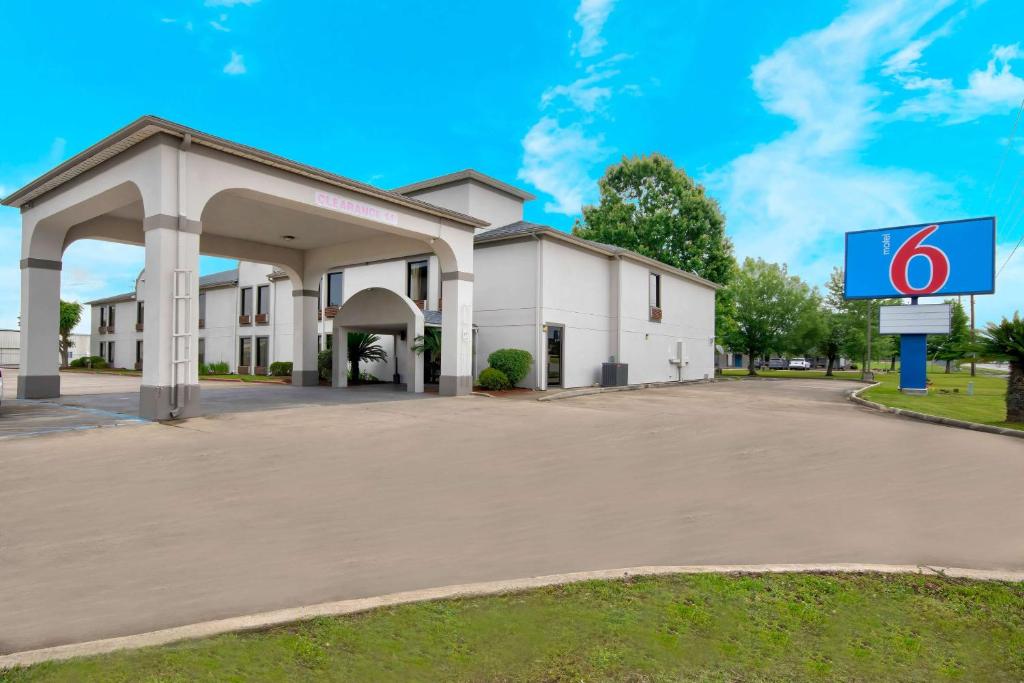 Motel 6-Abbeville, LA photo 2