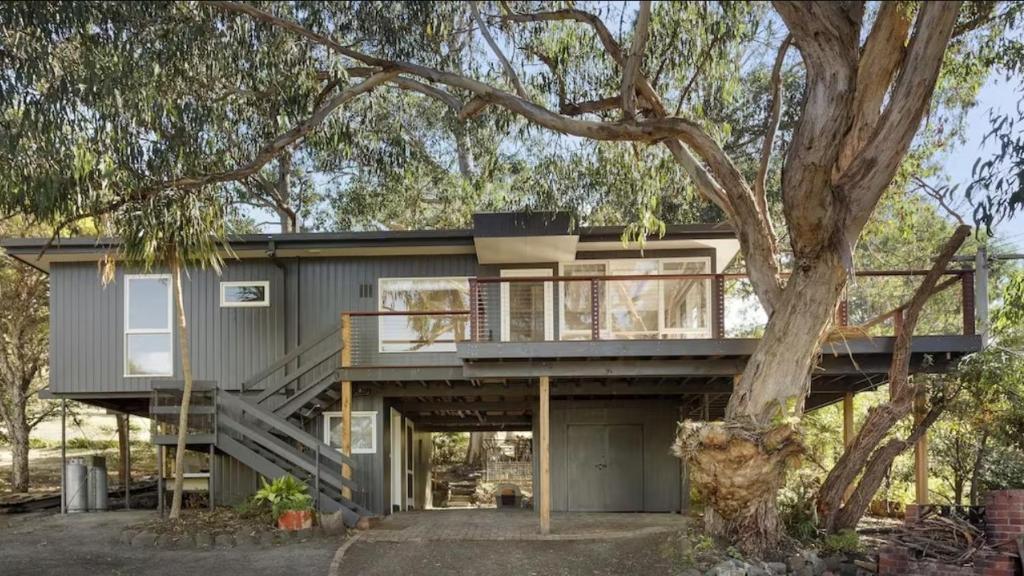 Whispering Gums - Ocean Views, Pet Friendly, EV UNIT 7kW for electric cars, Sleeps 7 photo 1