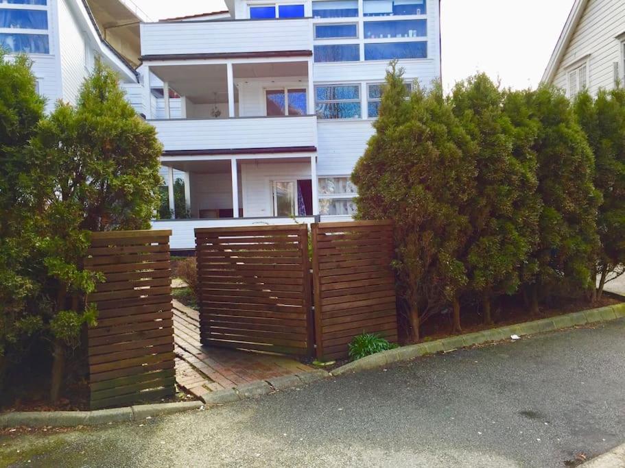 Entire Apartment-3rom /Free Parking photo 3