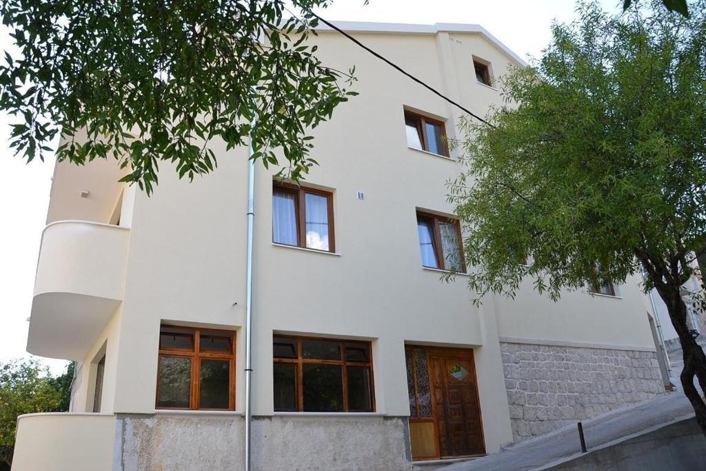 Apartments with a parking space Igrane, Makarska - 13535 photo 1