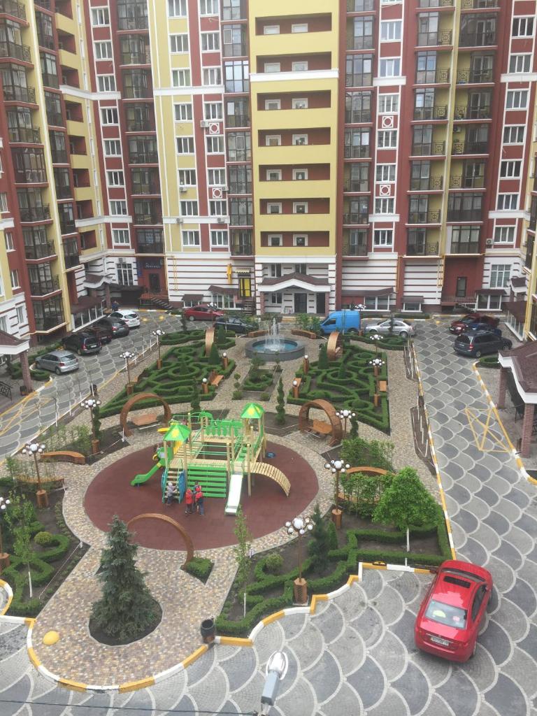 Современная студия с отдельной спальней с видом на Versal Park photo 1
