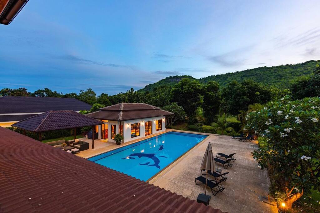Large 7 Bed Luxury Villa on the Golf Course! PHJ photo 4