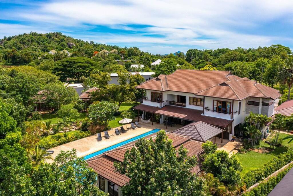 Large 7 Bed Luxury Villa on the Golf Course! PHJ photo 3