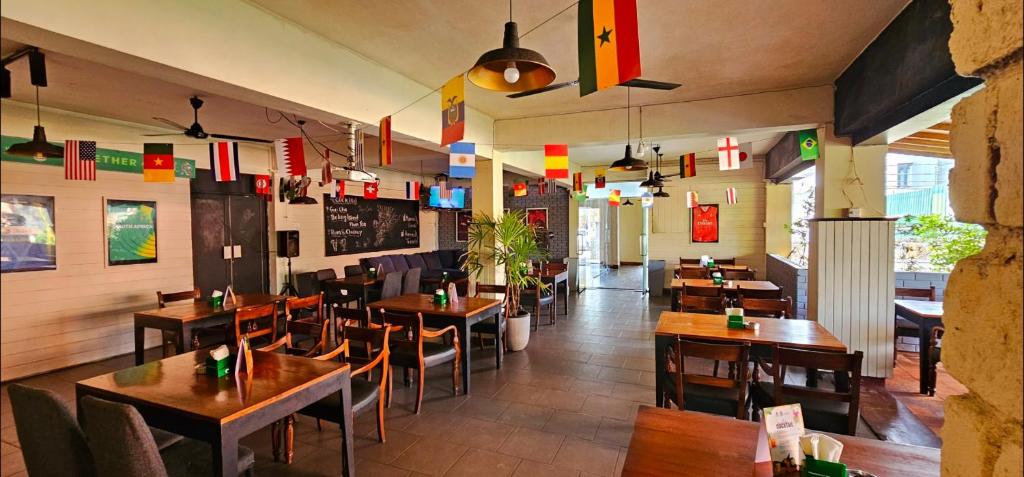 The Lion Pub & Hotel photo 1