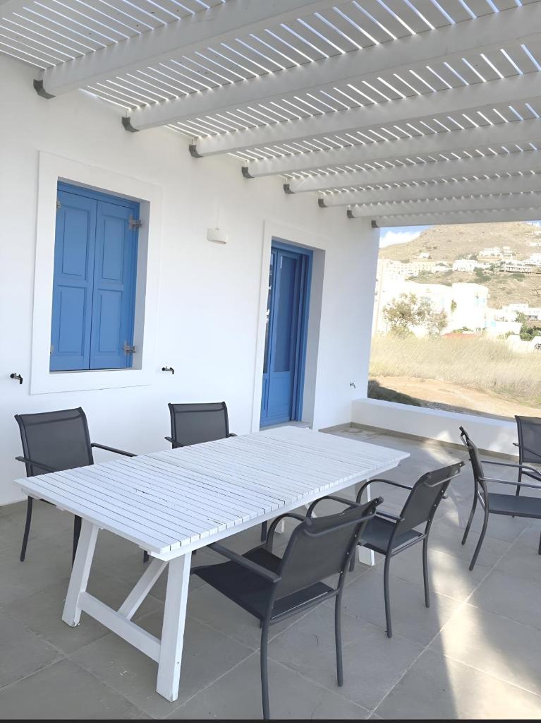 Villa on the beach, Sarpakis Villa photo 2