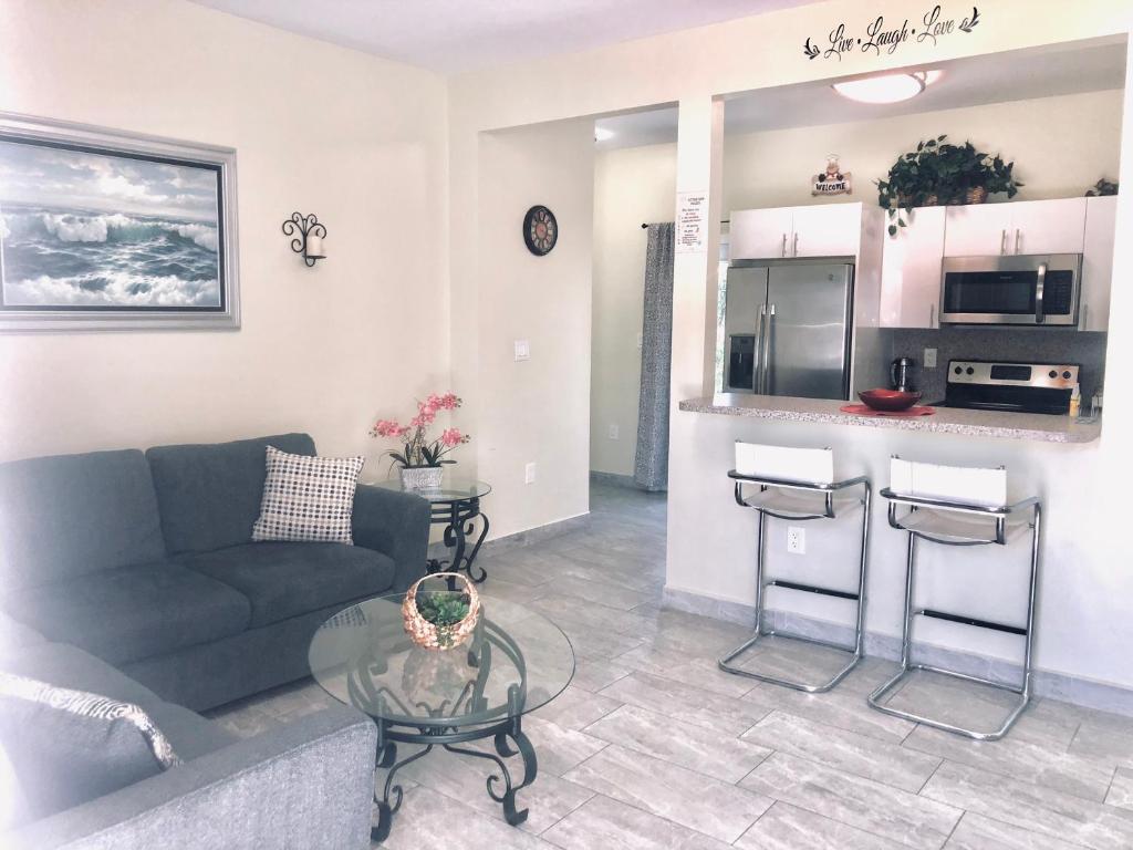 Your House in Miami image