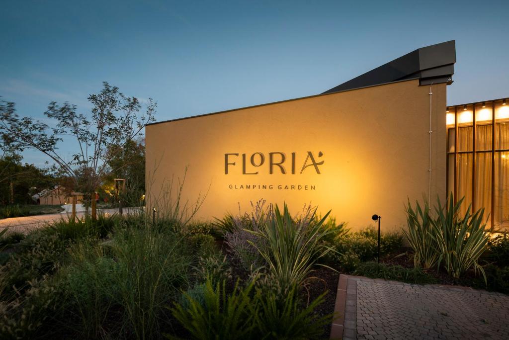 Floria Glamping Garden photo 4