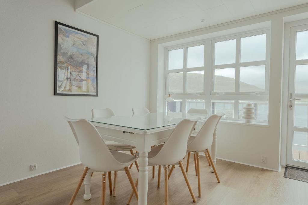 Dahlastova / Stunning Boathouse / Bay View / 3BR photo 3