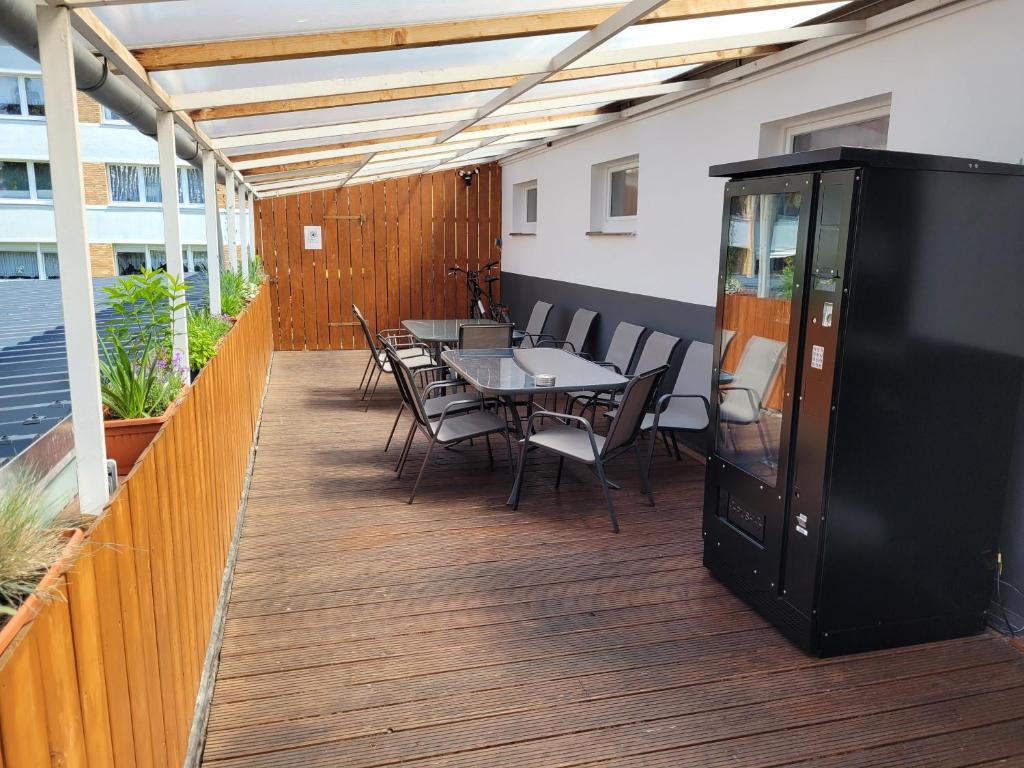 Guesthouse WI rooms - Tap to explore photos