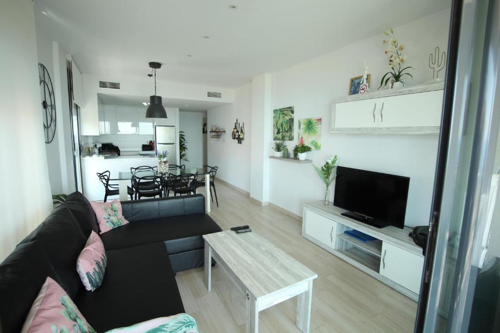 Luxury and Modern Beach Apartment with Sea Views photo 4