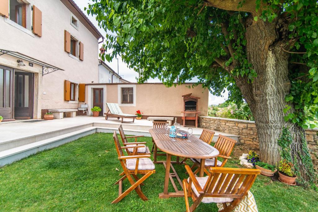 House nona Roza photo 2