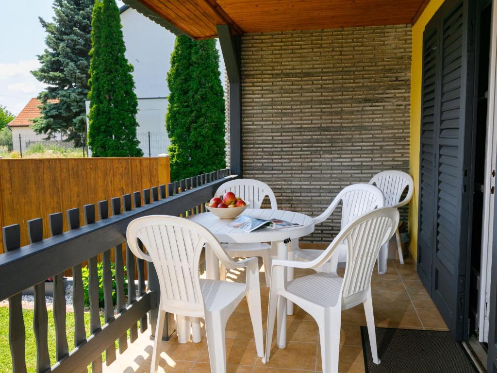 Holiday Home Hibiscus by Interhome photo 1
