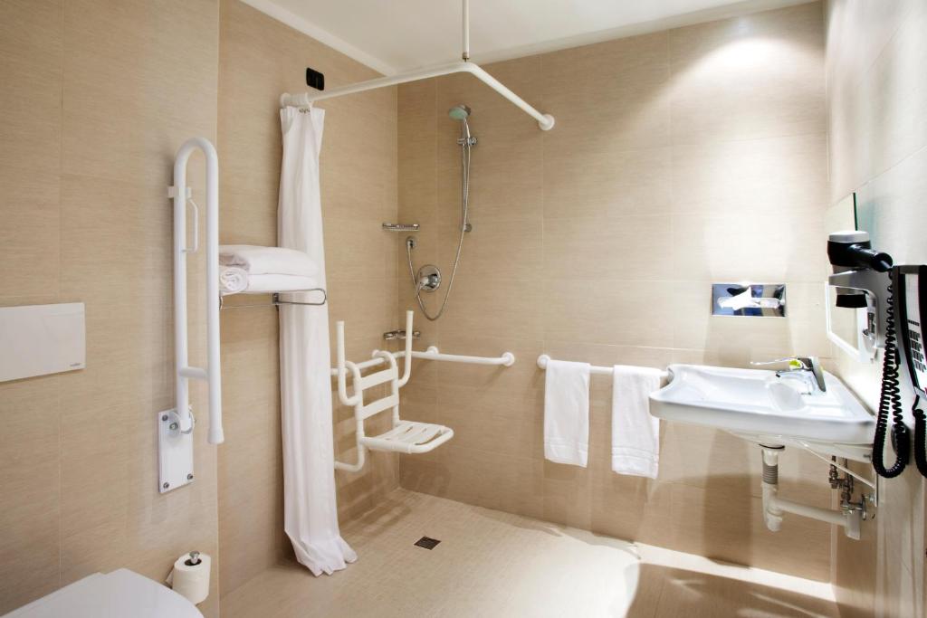 Holiday Inn Salerno-Cava De' Tirreni, an IHG Hotel photo 1