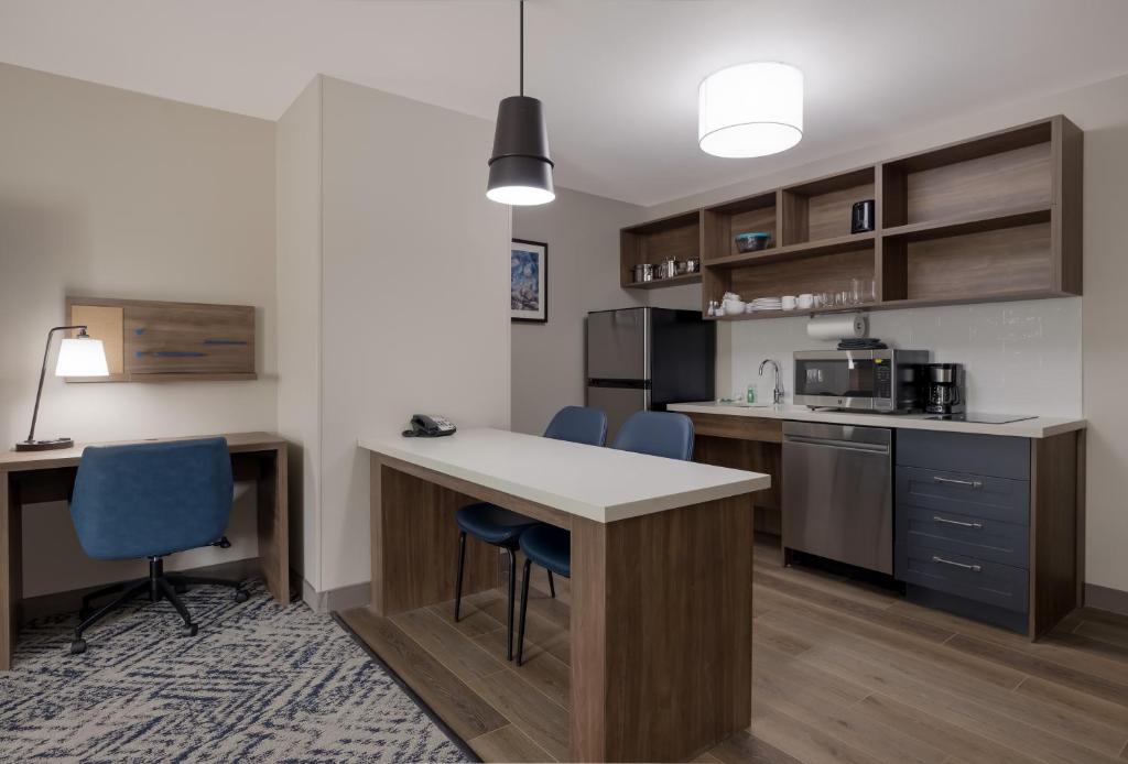 Candlewood Suites Lafayette - River Ranch, an IHG Hotel photo 2