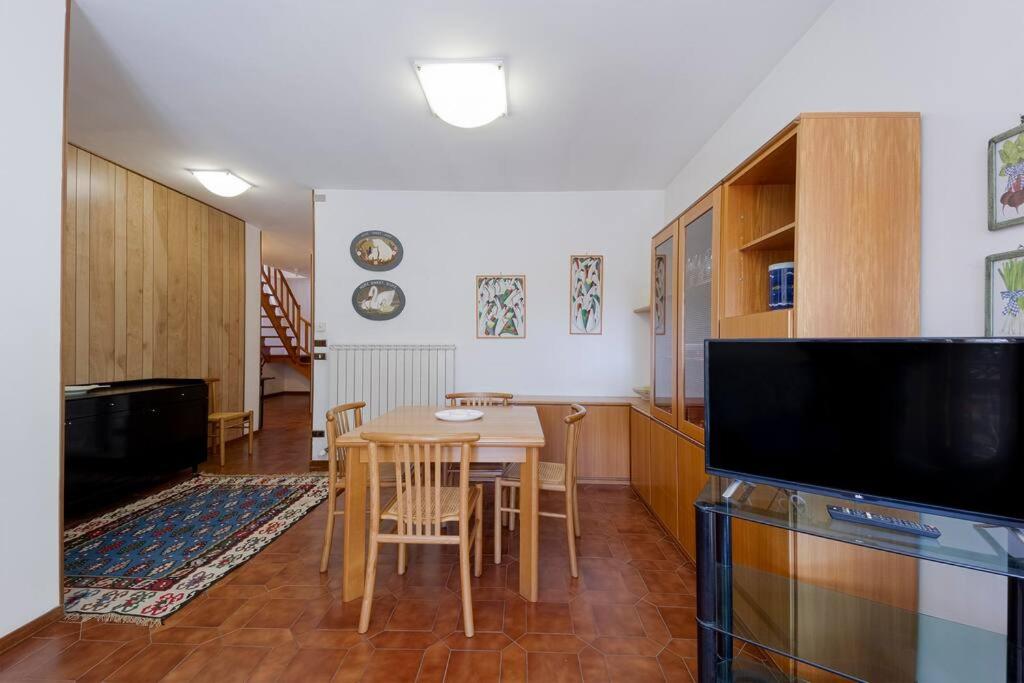 Seaview - Deluxe apartment - Billiard and Pool photo 4