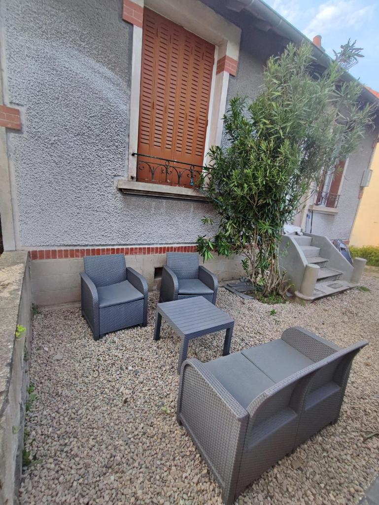 Petite maison avec jardin