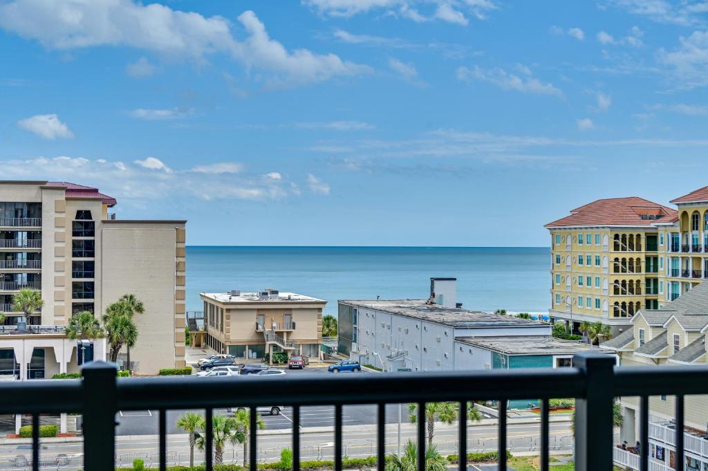 Myrtle Beach Resort Condo Walk to Family Kingdom! photo 1