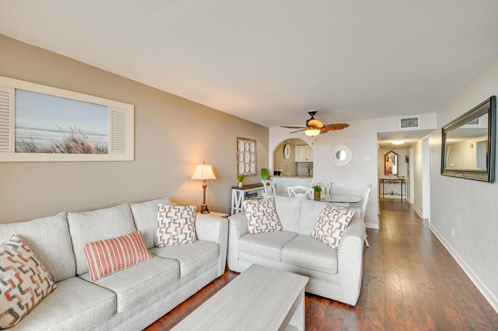 Myrtle Beach Resort Condo Walk to Family Kingdom! photo 3