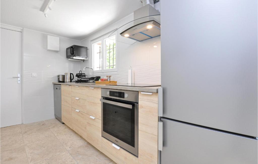 Beautiful Apartment In Saint-jeannet With Wifi And 2 Bedrooms photo 3