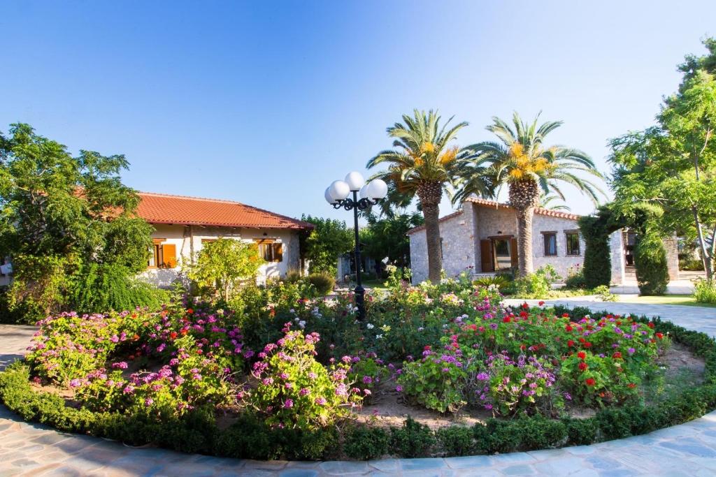 Seafront Luxury Villa w/5-en/suite BR & BBQ photo 2