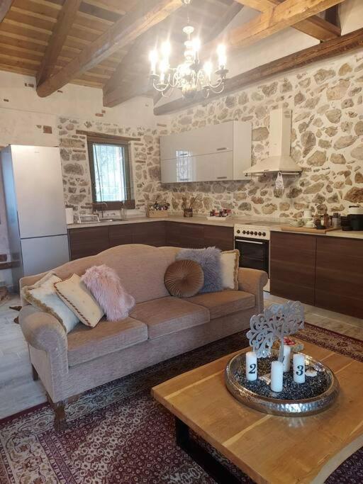 Stone House - Πέτρινο Σαλέ photo 4