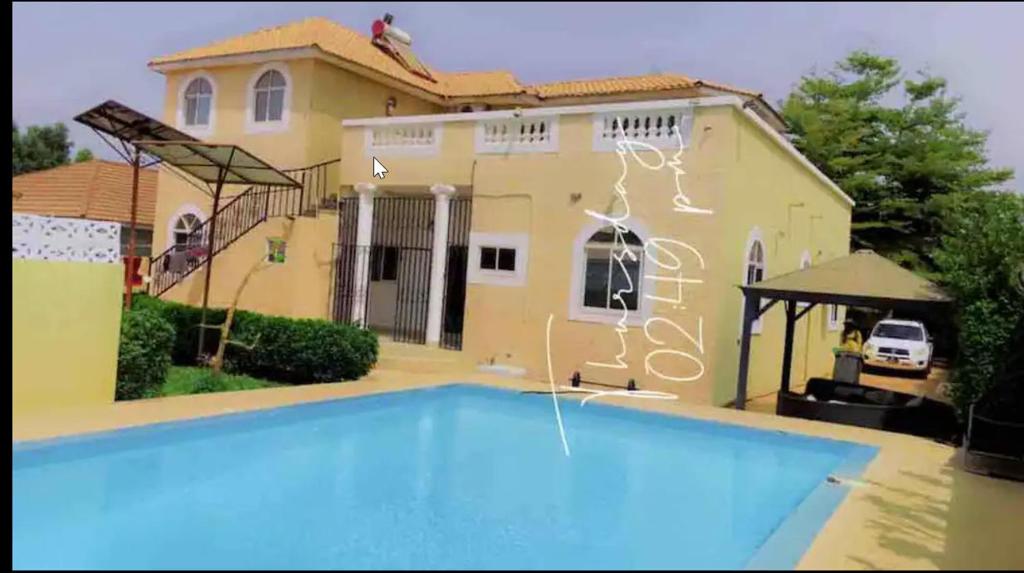 3 bdr pool house near Brusubi and brufut Heights