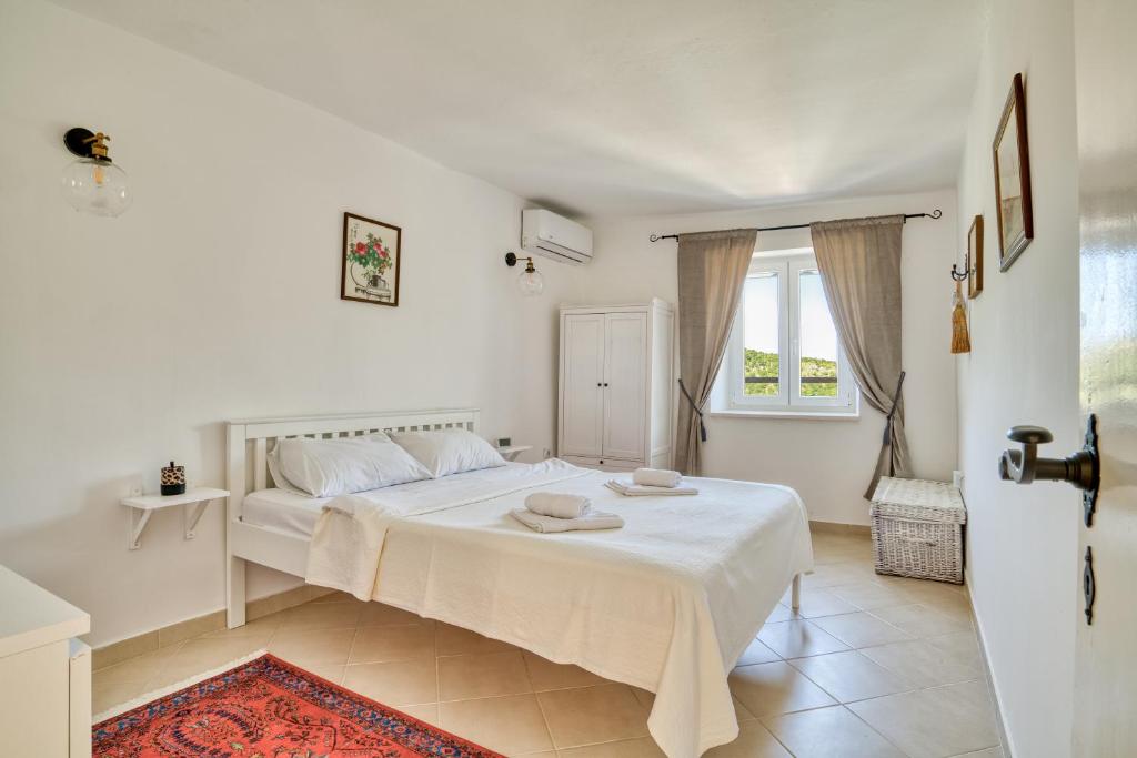 Eva's country house