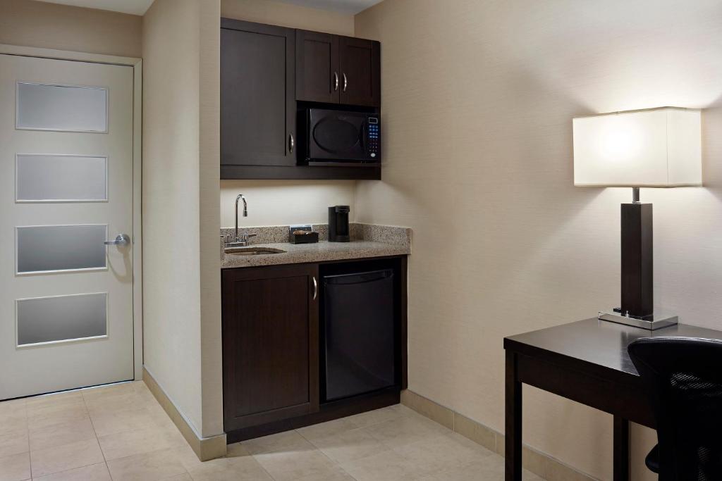 Delta Hotels by Marriott Guelph Conference Centre photo 1