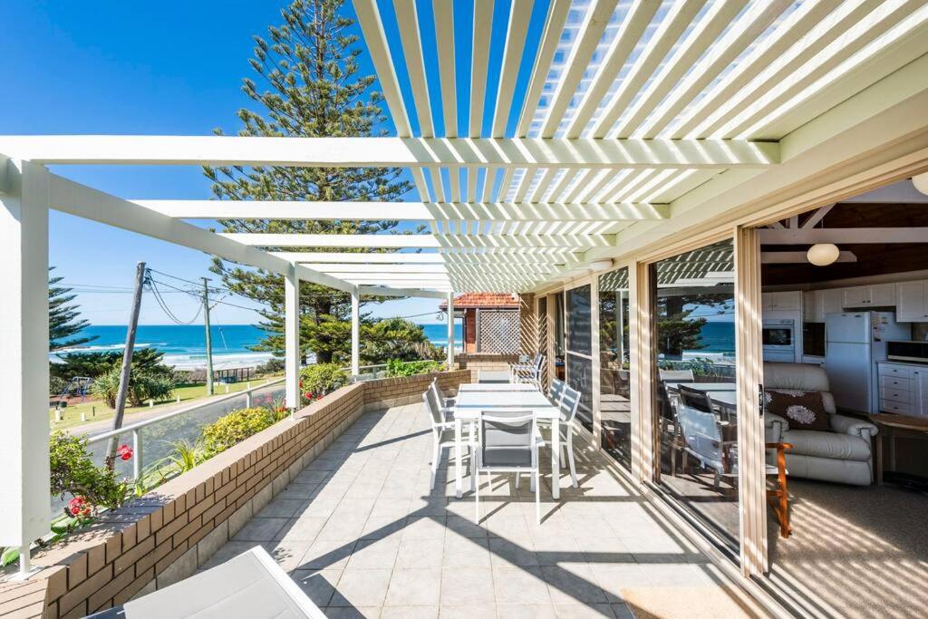 Location+ Ocean & headland views. Wifi, linen + photo 4