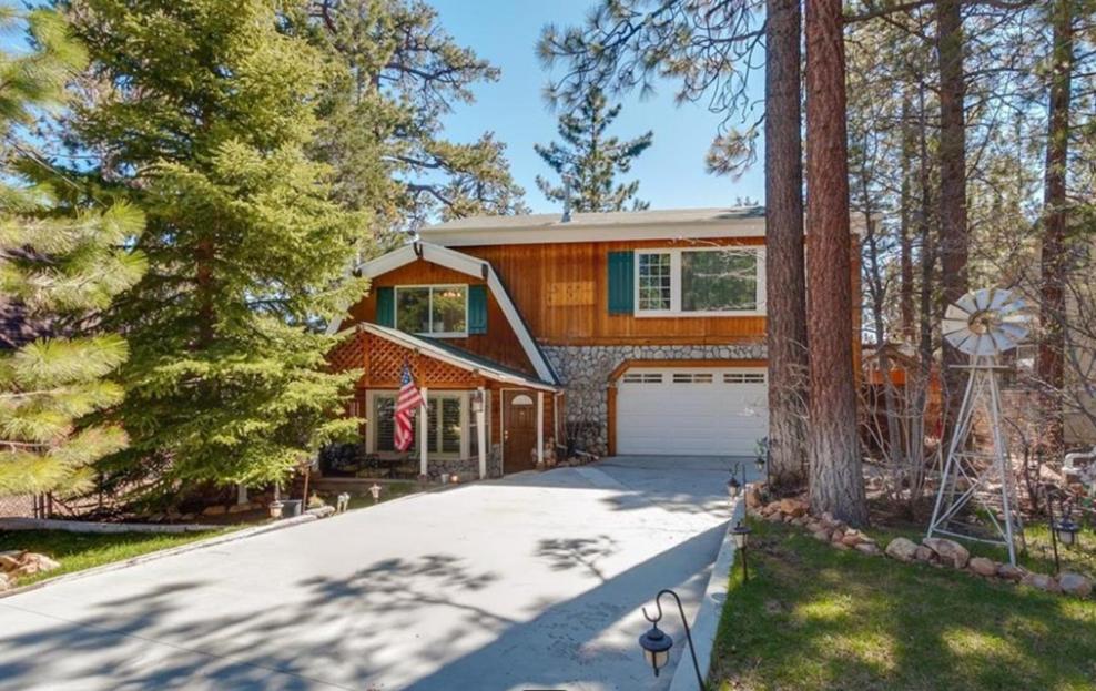 Stonehouse Retreat - Spacious mountain home with Game Room, WiFi, and perfect for family gatherings!