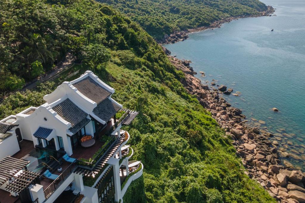 InterContinental Da Nang Sun Peninsula Resort 