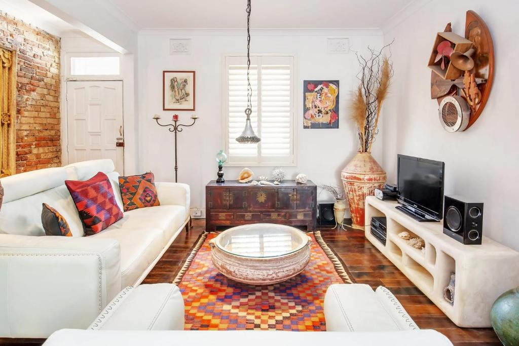Prime locale 3 Bed Artists Home by Surry Hills